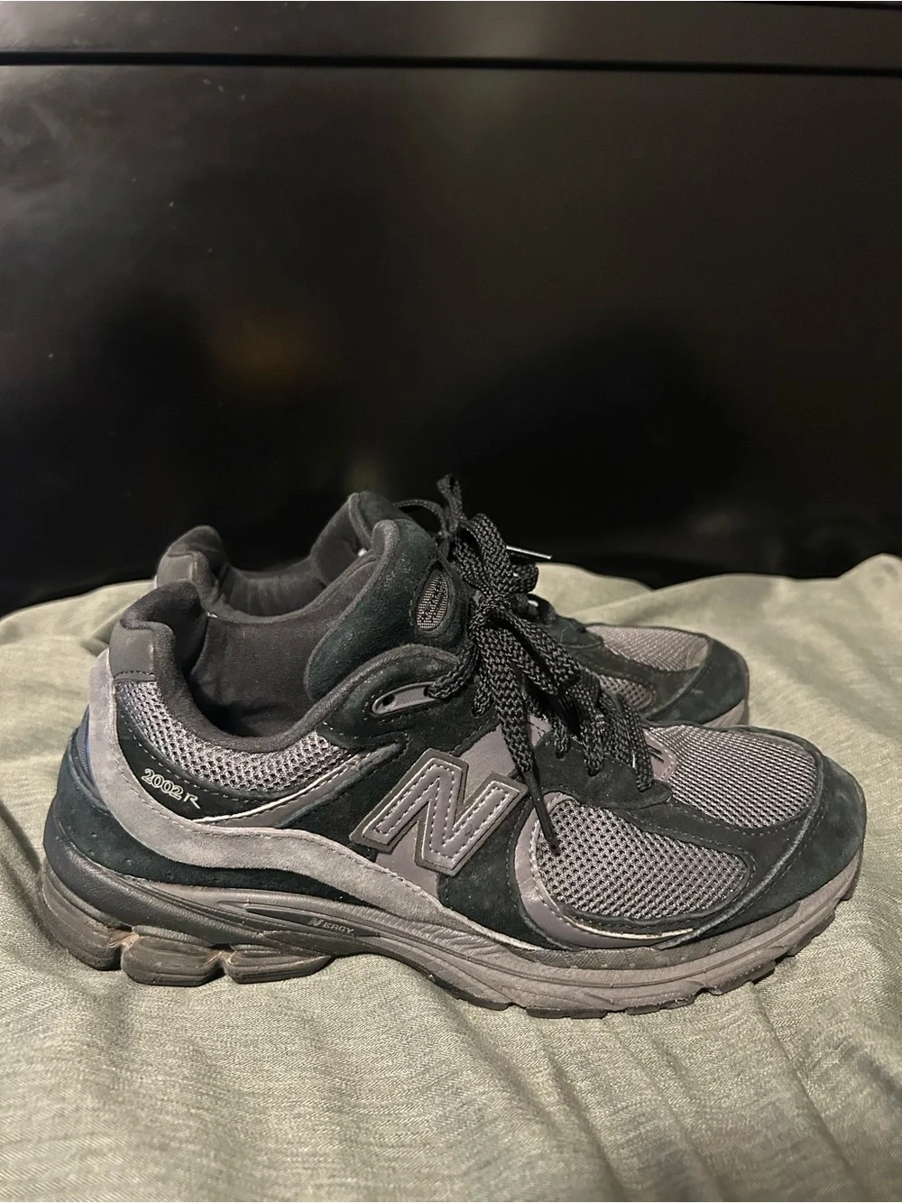 Men’s New Balance 2002R Running Shoes - Picture 1 of 3
